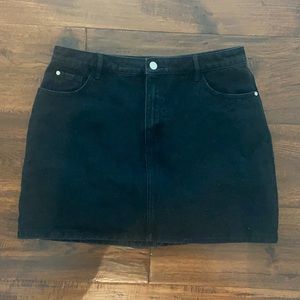 MISSGUIDED HIGH WASIT JEAN SKIRT